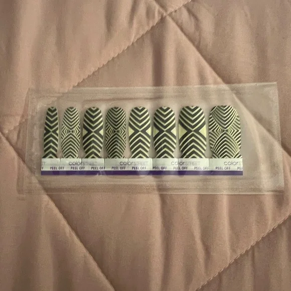 Color Street - Picture 7 of 16